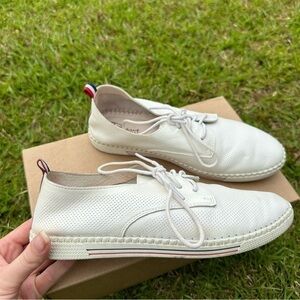 Women’s White very light tennis balletcore shoes in size 6.5